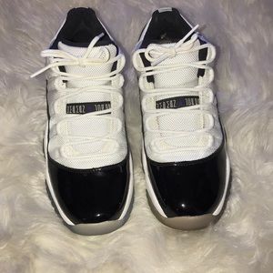 Air Jordan 11 Retro Low Concord